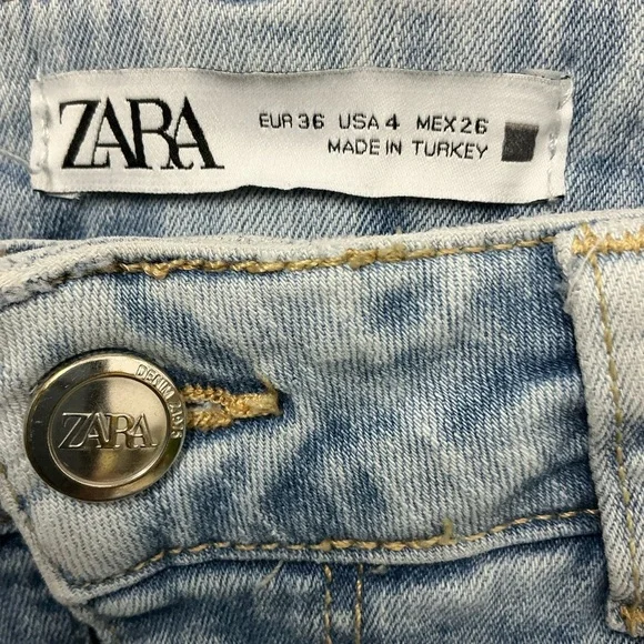 Zara High Rise Slim Fit Straight Leg Jeans in Light Blue Acid Wash - Picture 4 of 11